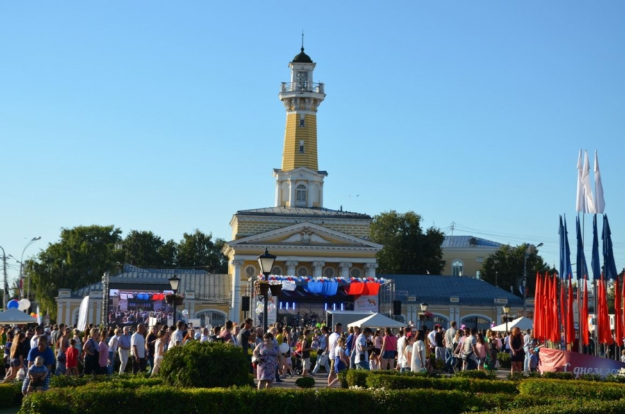 Главы Костромы и городской администрации поздравили земляков с праздником