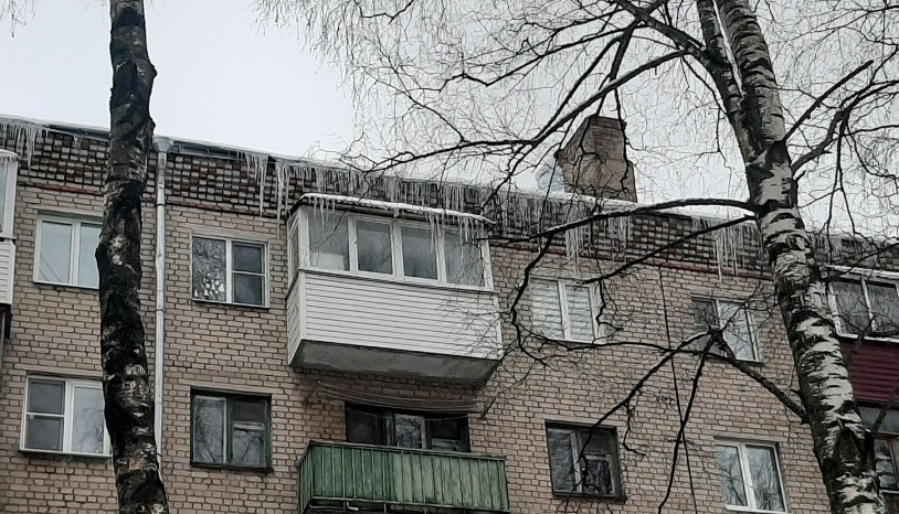 Костромская мэрия усилит контроль за очисткой крыш от снега и наледи
