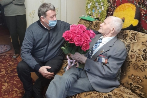 Ветеран Великой Отечественной отметил 100-летие в костромской глубинке