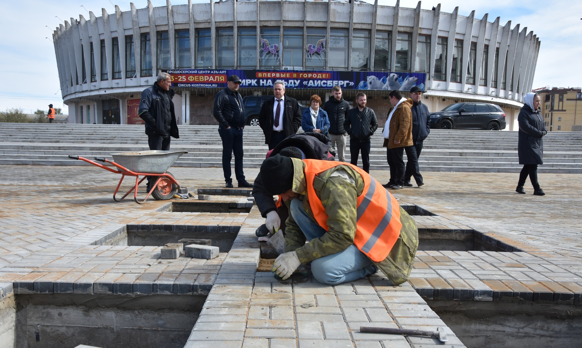 Часть отремонтированной территории у цирка в Костроме откроют к 9 мая
