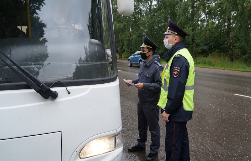 Водитель автобуса возил пассажиров по Костроме без прав