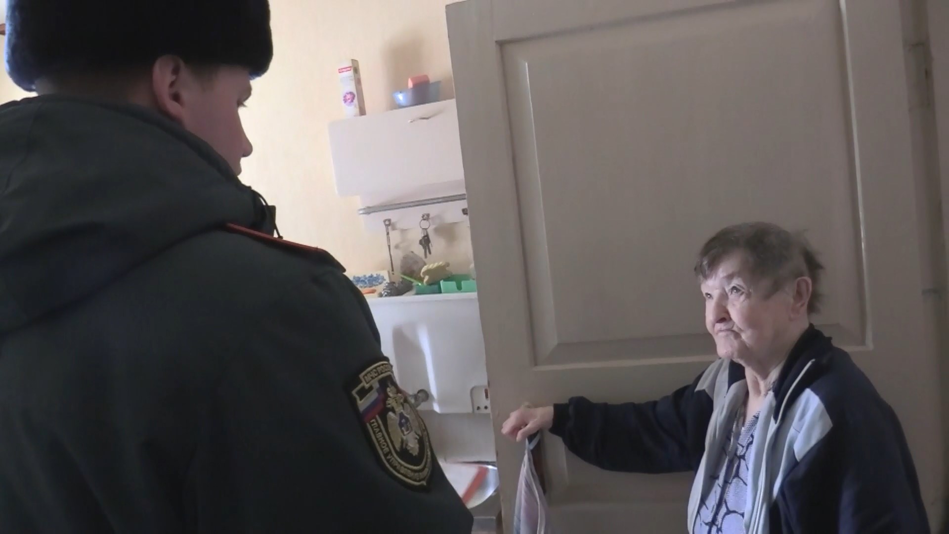 Костромских пенсионеров призывают быть внимательнее с огнём и электричеством