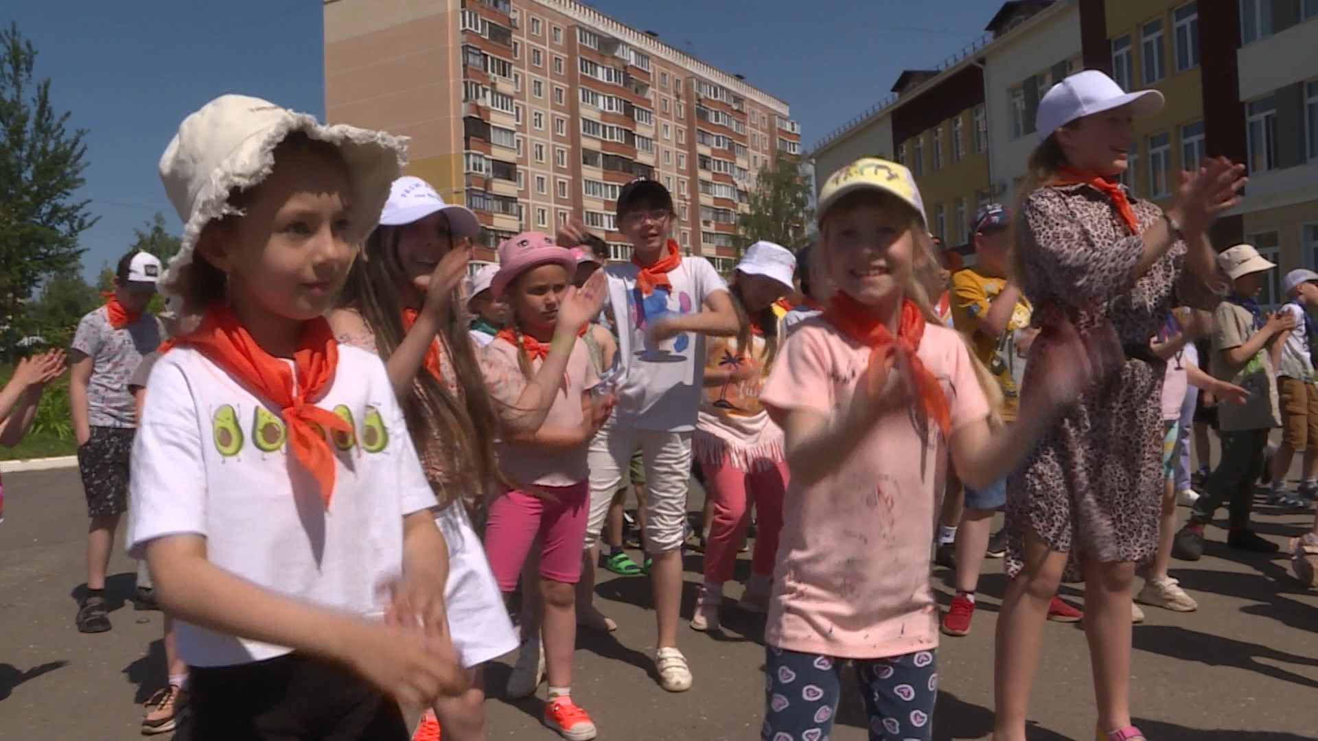 Маршрутная игра «День Первых» пройдет в костромских пришкольных лагерях