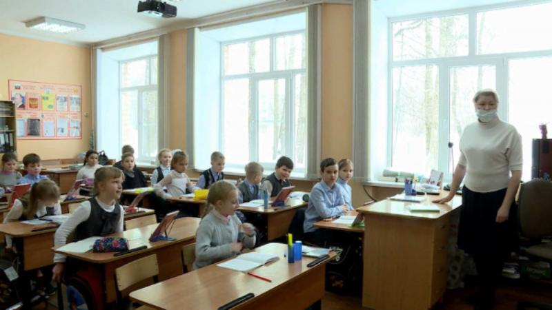 Семьи 8 тысяч костромских первоклассников получат выплаты на подготовку к школе