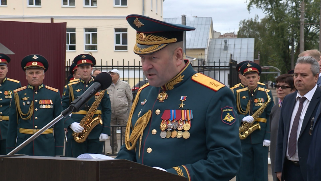 В Костроме открыли монумент в честь воинов-огнемётчиков