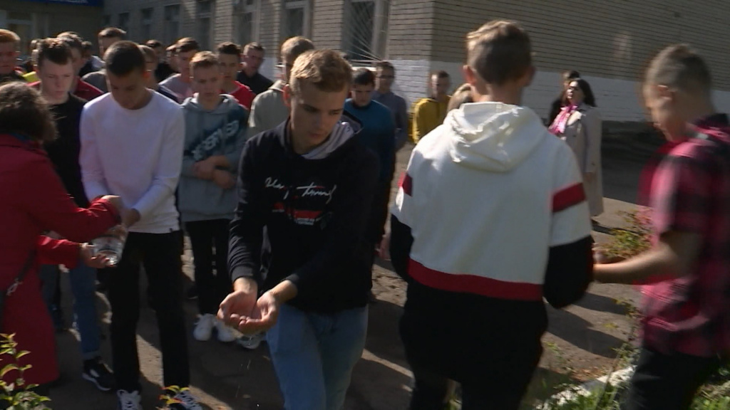 Студенты и школьники Костромы почтили память жертв Беслана