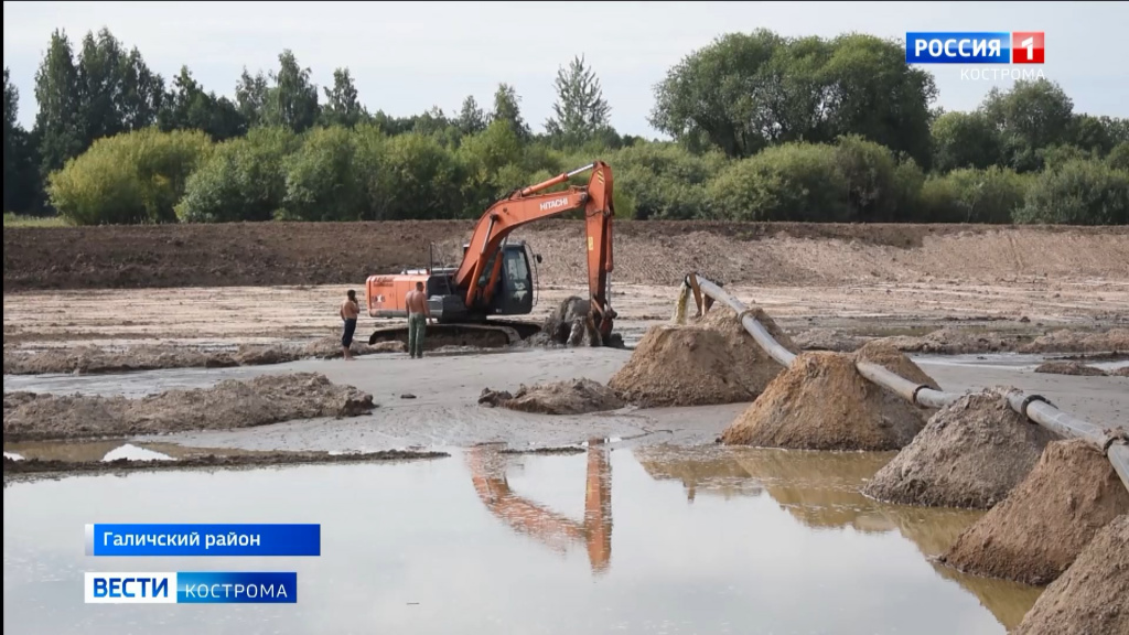 В Галиче началась очистка крупнейшего в Костромской области озера