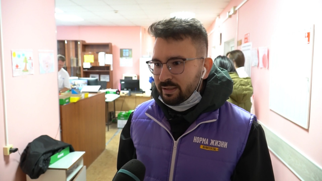 Медикам «красной зоны» волонтёры Костромы подарили сладкие пироги