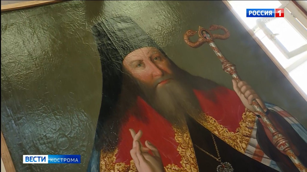 Костромские реставраторы спасли два древних портрета вятских иерархов