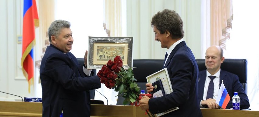 В Костромской Облдуме вручили удостоверение новому депутату