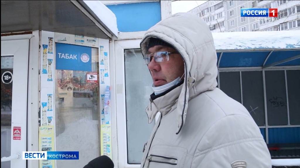 Дорожники в Костроме устраняют последствия многодневных снегопадов