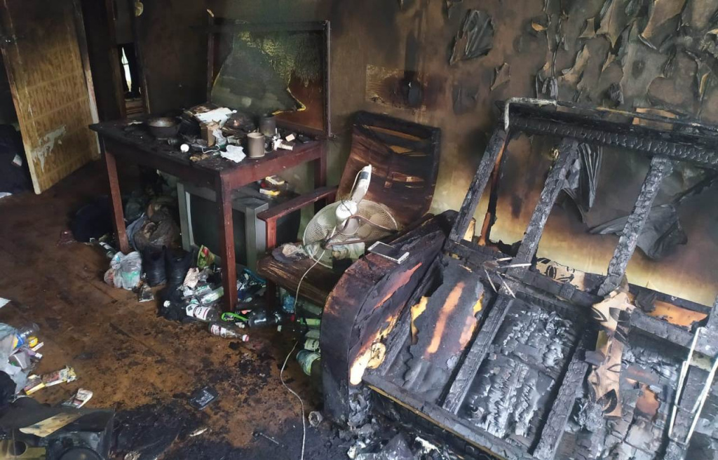 Мужчина погиб на пожаре в многоквартирном доме в Костроме