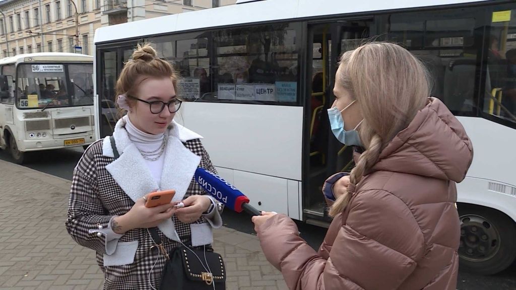 Костромичи по-прежнему игнорируют маски в общественном транспорте