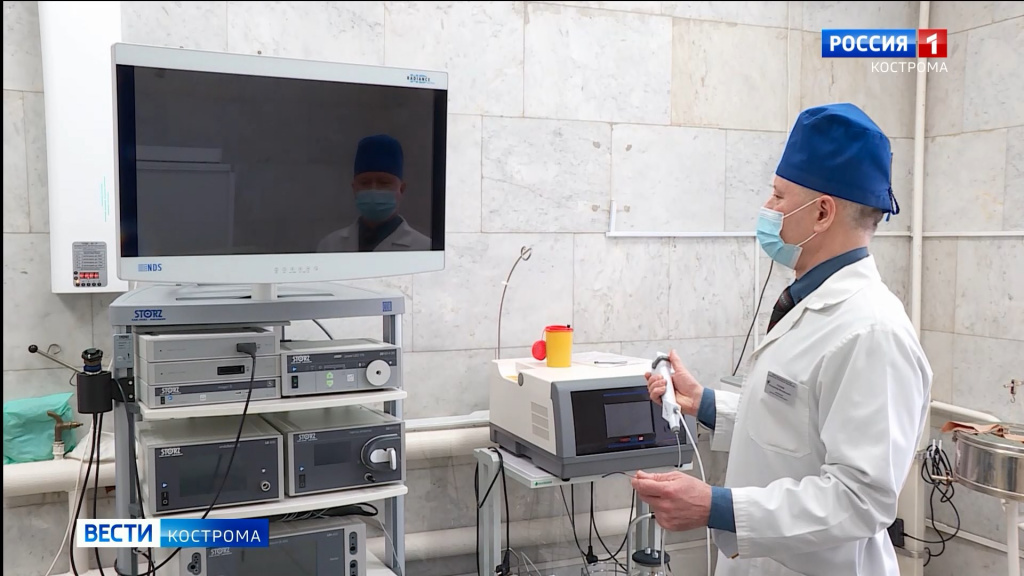 Новое урологическое оборудование помогает врачам лечить костромичей без разрезов и проколов