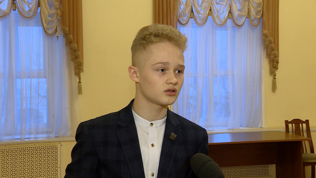 Талантливых школьников в Костроме поощрили муниципальными стипендиями