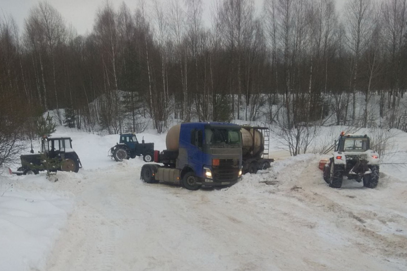 Полицейские под Костромой помогли водителю из Чувашии выбраться из снежного «плена»
