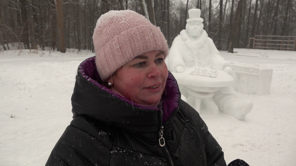 В конкурсе снежных скульптур на костромском северо-востоке победила фигура «классика»