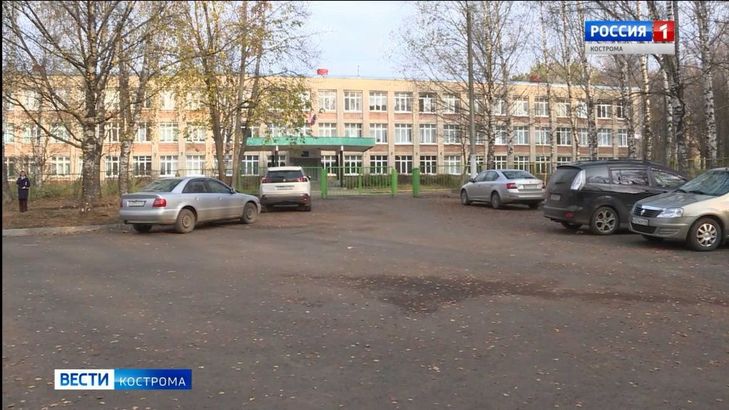 Ровными и безопасными стали дороги до десятков детсадов и школ в Костроме