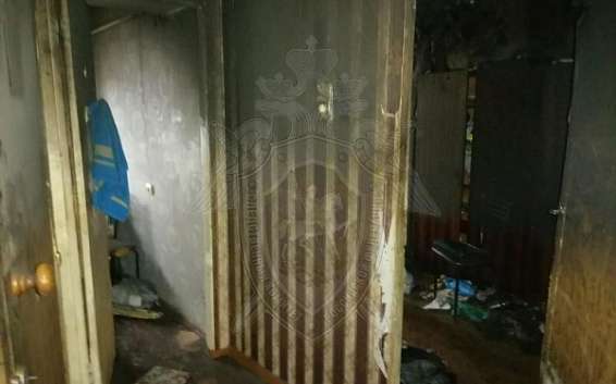 Мужчина погиб на пожаре в многоквартирном доме в Костроме