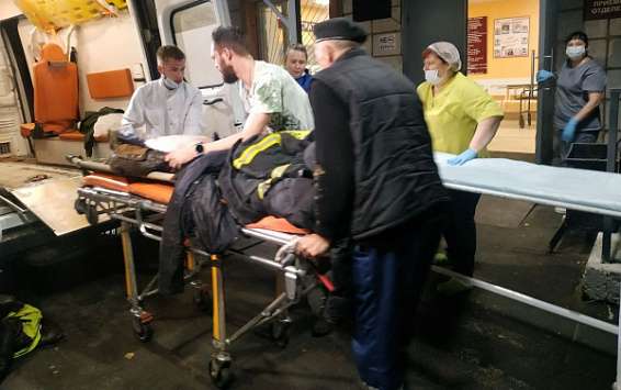 В костромскую больницу доставили первого пострадавшего в результате жесткой посадки вертолета