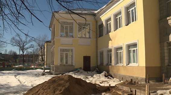 В будущем здании школы искусств в Костроме началась внутренняя отделка