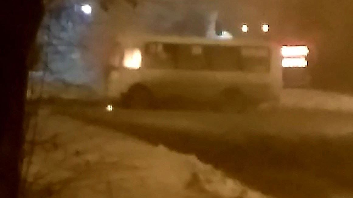 В костромском Заволжье сгорел пассажирский автобус
