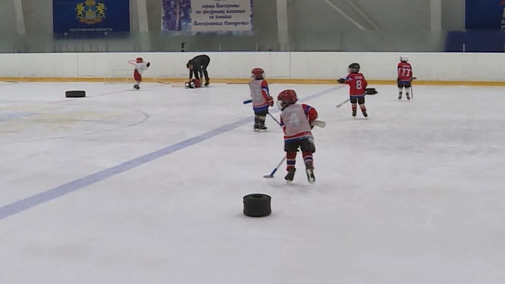 Юные костромские хоккеисты готовятся к турниру «Кубок Снегурочки»