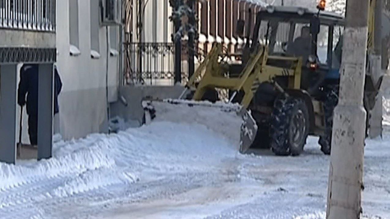 Сугробов всё больше, средств всё меньше: власти Костромы намерены заключить дополнительные контракты на вывоз снега