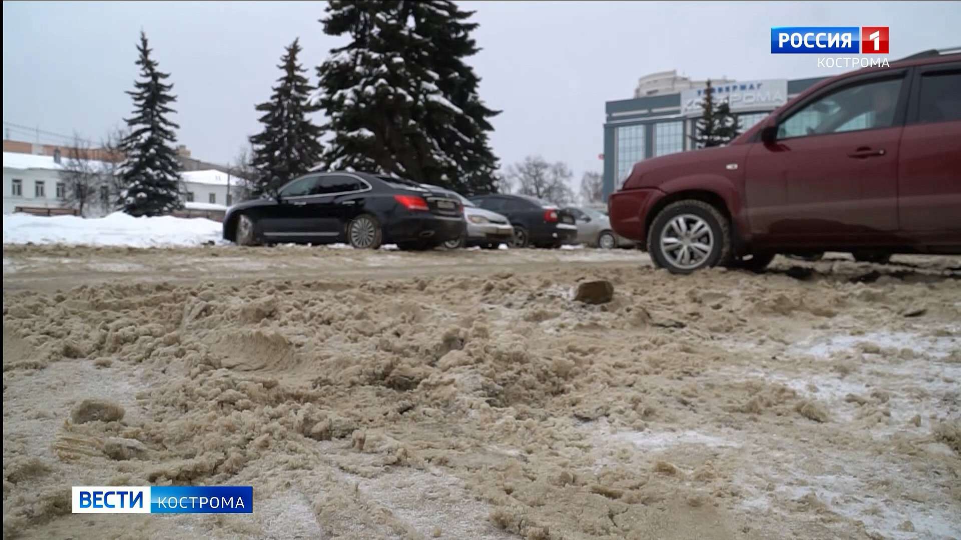 Костромские общественные парковки утопают в снегу