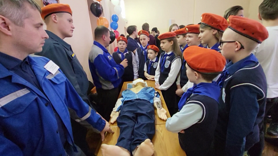 Костромских подростков научат оказывать помощь при ударе током и надевать противогазы 