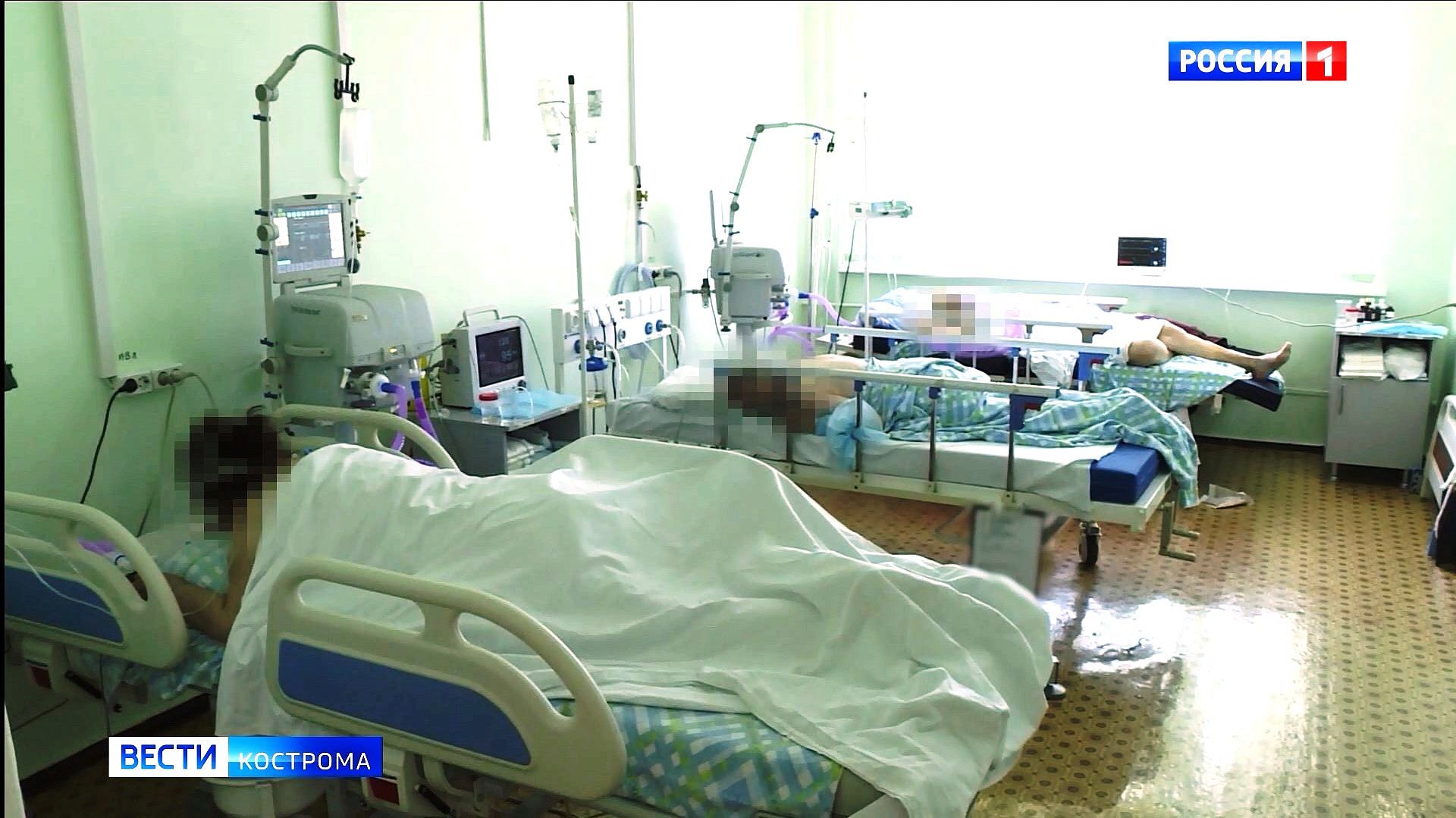 Коек не хватает: врачи костромских «красных зон» устали спасать антипрививочников