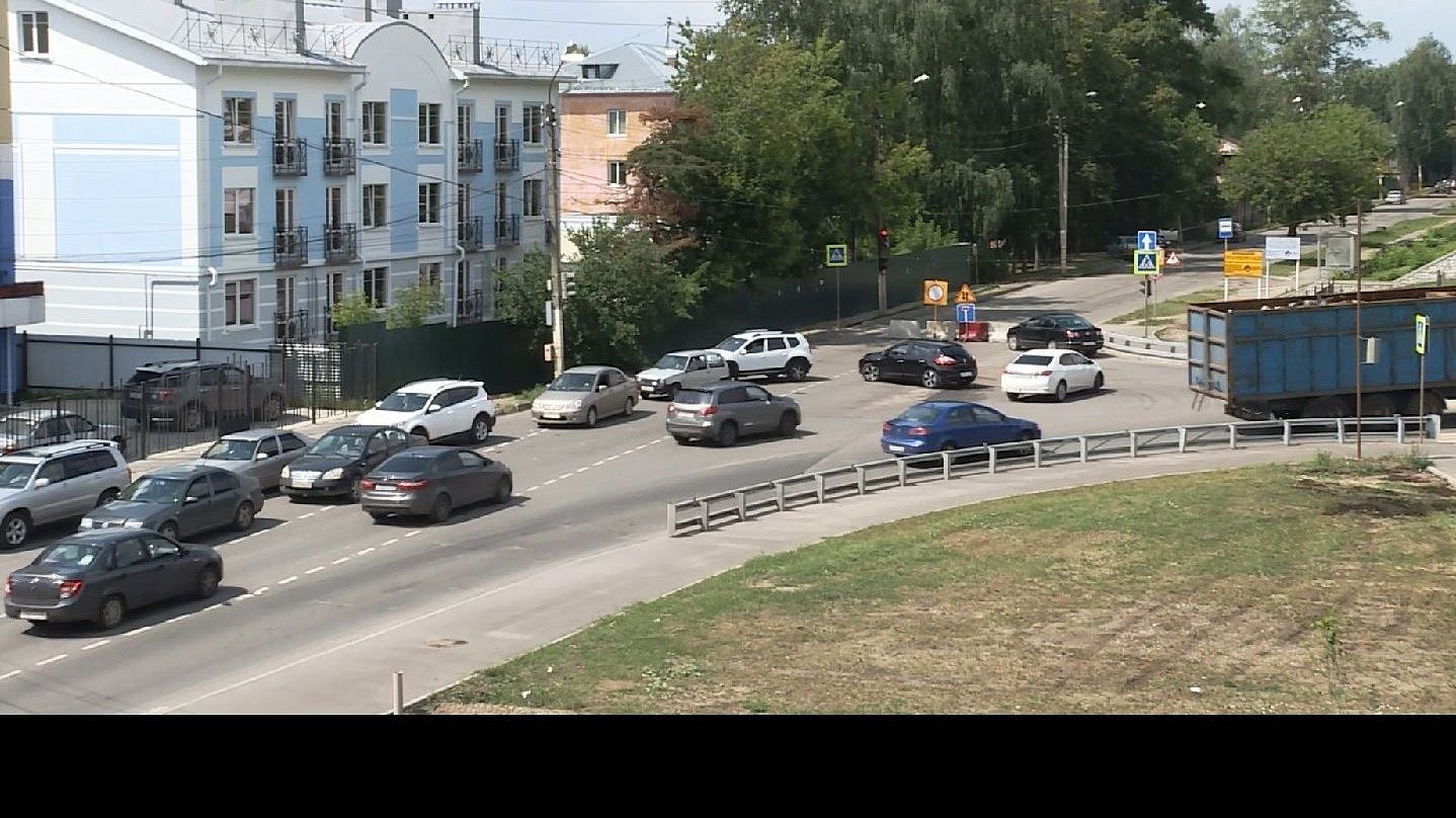 Кострома снова в пробках: часть улицы Нижняя Дебря сегодня закрыли на ремонт