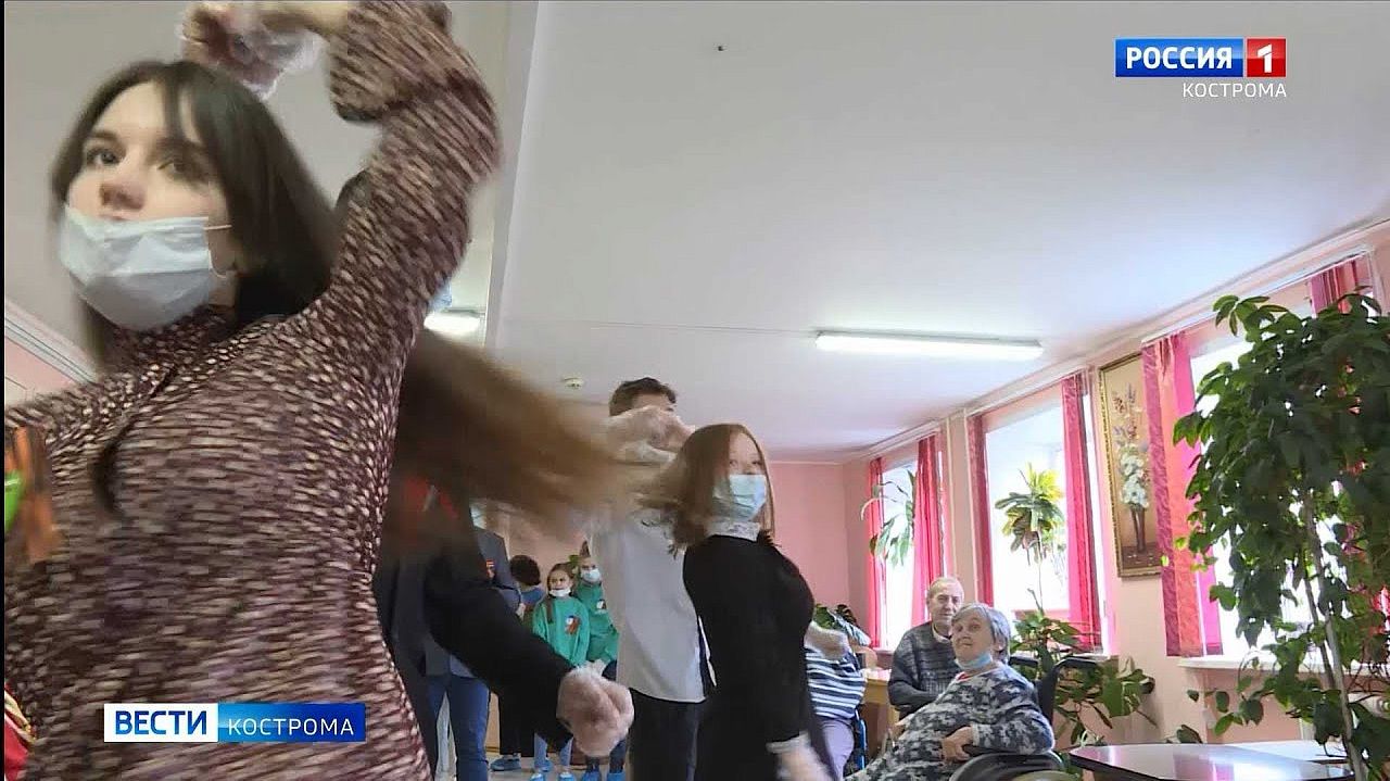 «Вальс для победителей» танцует костромская молодежь ветеранам