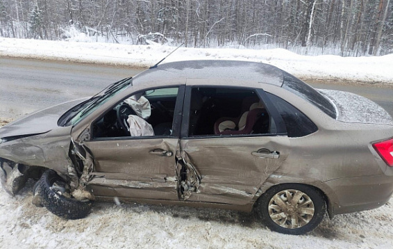 Молодая автоледи пострадала в результате ДТП на костромской трассе