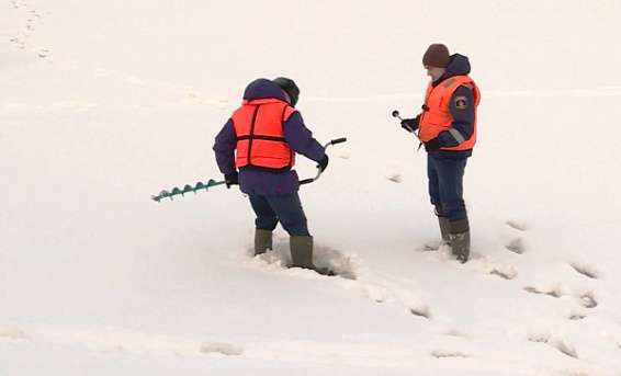 Лёд на водоёмах Костромы не убедил спасателей в безопасности