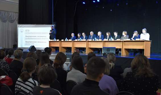 Выпускников Костромской области приглашают на учебу в медицинские вузы