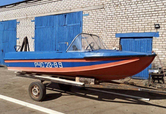 Жителей костромской глубинки во время половодья будут переправлять на новой лодке