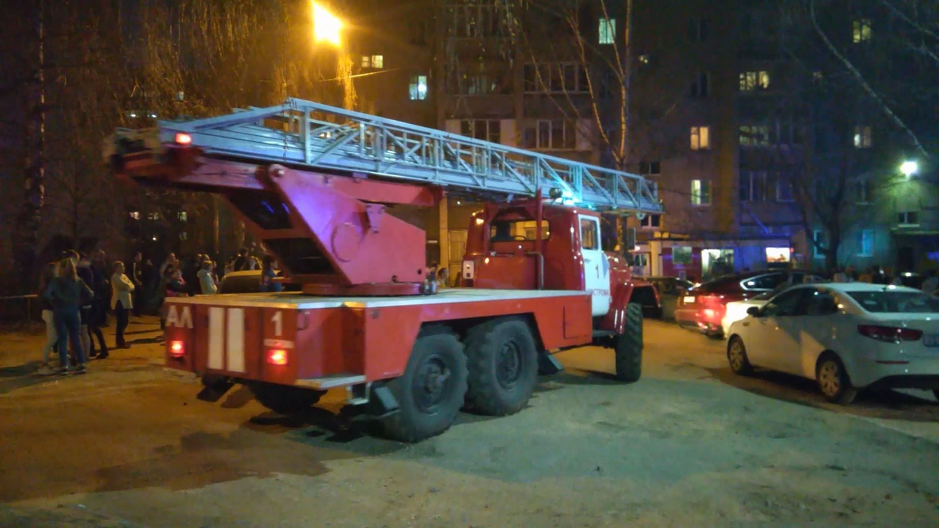 На пожаре в многоэтажке в Паново пришлось эвакуировать жильцов
