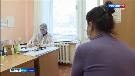 Костромские поликлиники из-за ковида тонут в потоках пациентов