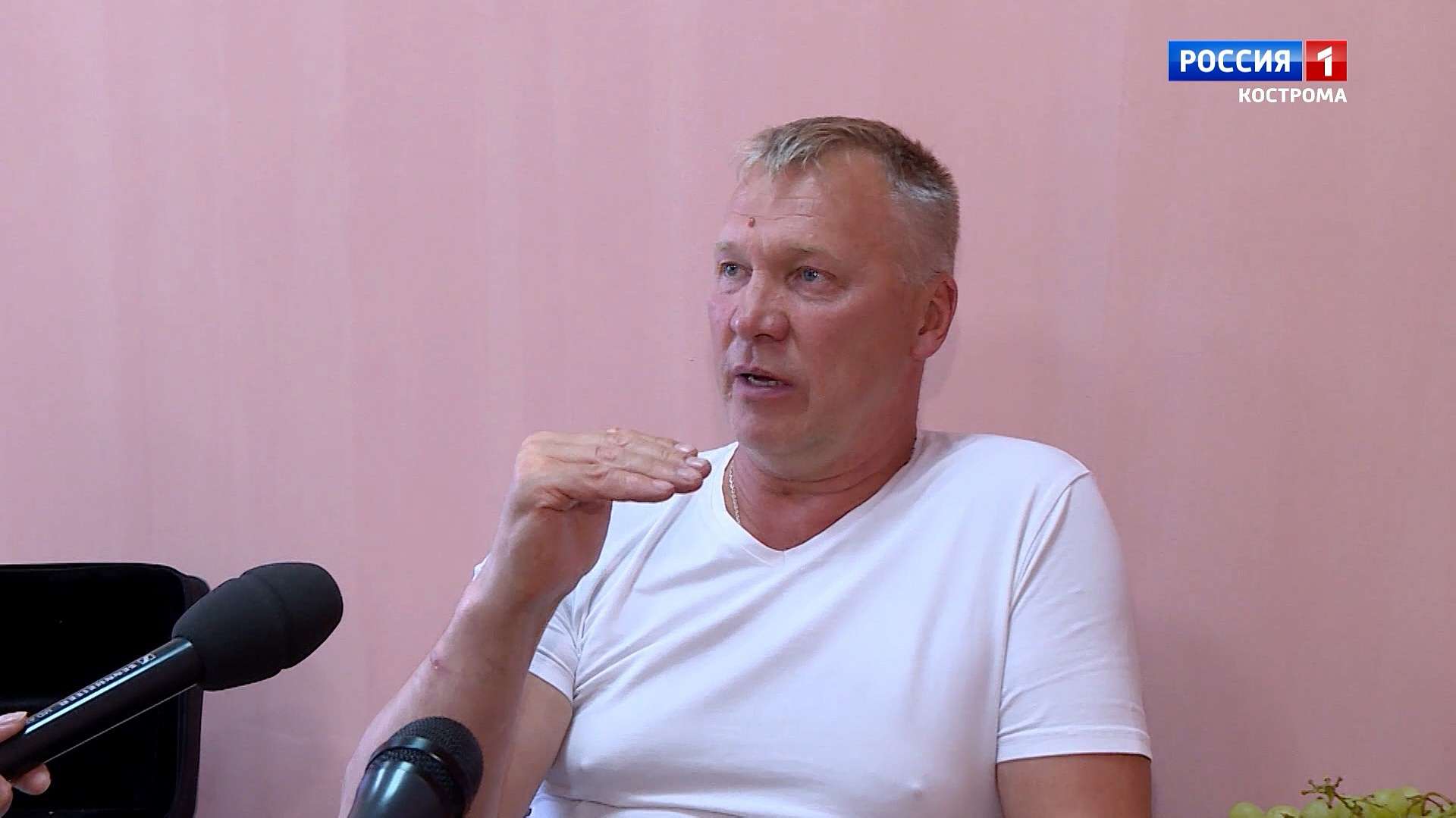 Актер Анатолий Журавлев признался костромичам: на пути к профессии посещал кружок кройки и шитья