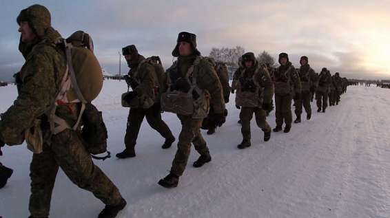 Первое в году масштабное десантирование прошло на полигоне Будихино под Костромой