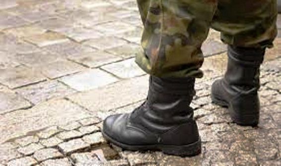 Обматерившего полицейских костромского военного могут уволить со службы