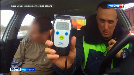 На костромской трассе полицейские задержали водителя КАМАЗа в сильном алкогольном опьянении