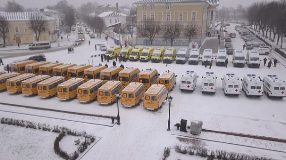В Костромскую область поступили новые «скорые» и школьные автобусы