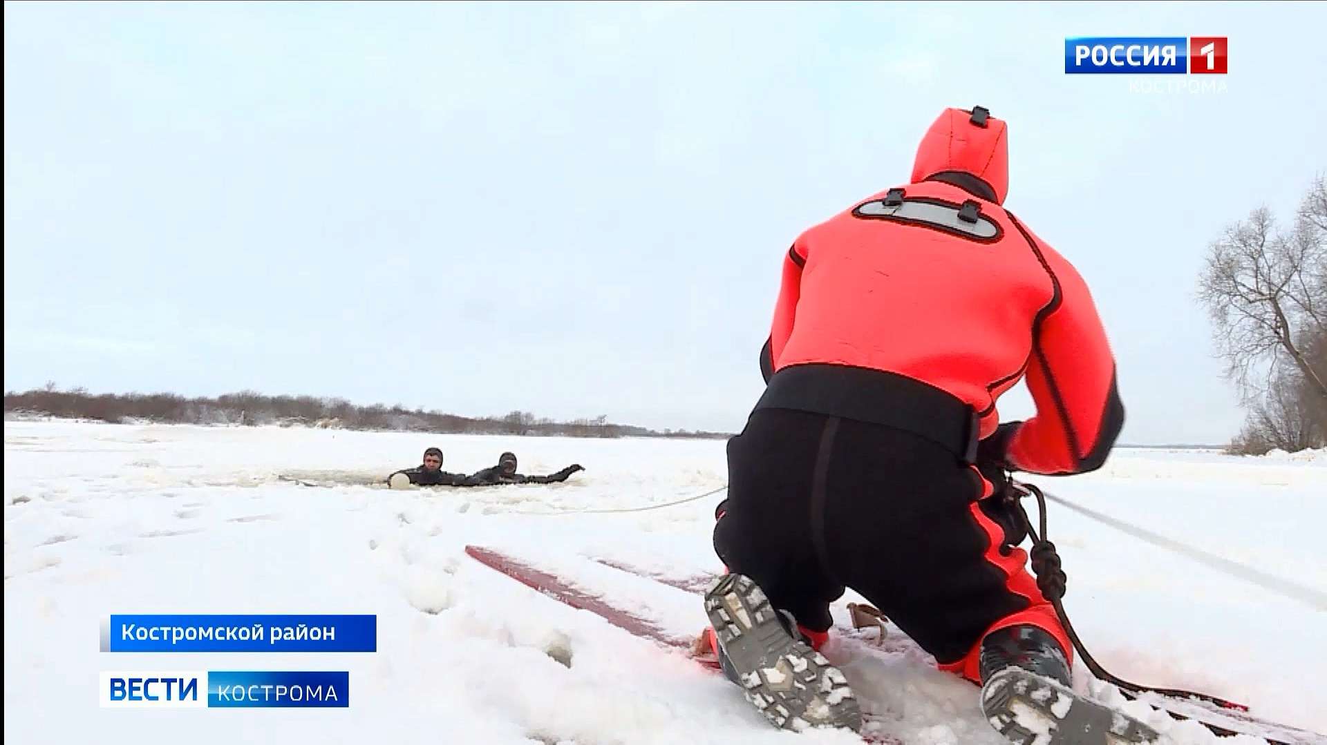Спасатели отлично проявили себя в ледяной воде костромского моря