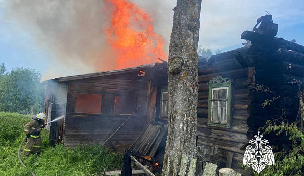 Грозовой разряд спровоцировал пожар в костромской деревне