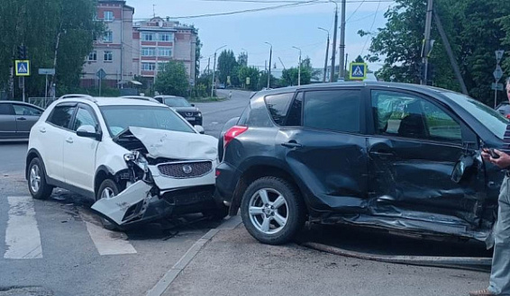 Девочка-подросток пострадала при столкновении машин в костромском Заволжье