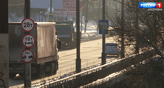 Водители в Костроме озадачены поиском путей объезда загруженных грузовиками улиц