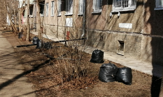 В Костроме вывозят мусор после субботников