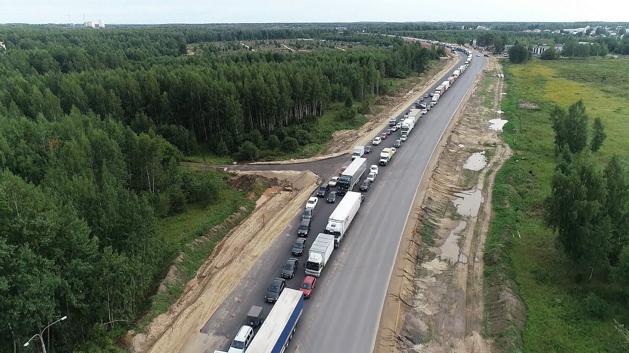 Затор в обе стороны: на въезде в Кострому сегодня выросла огромная пробка |  ГТРК «Кострома»